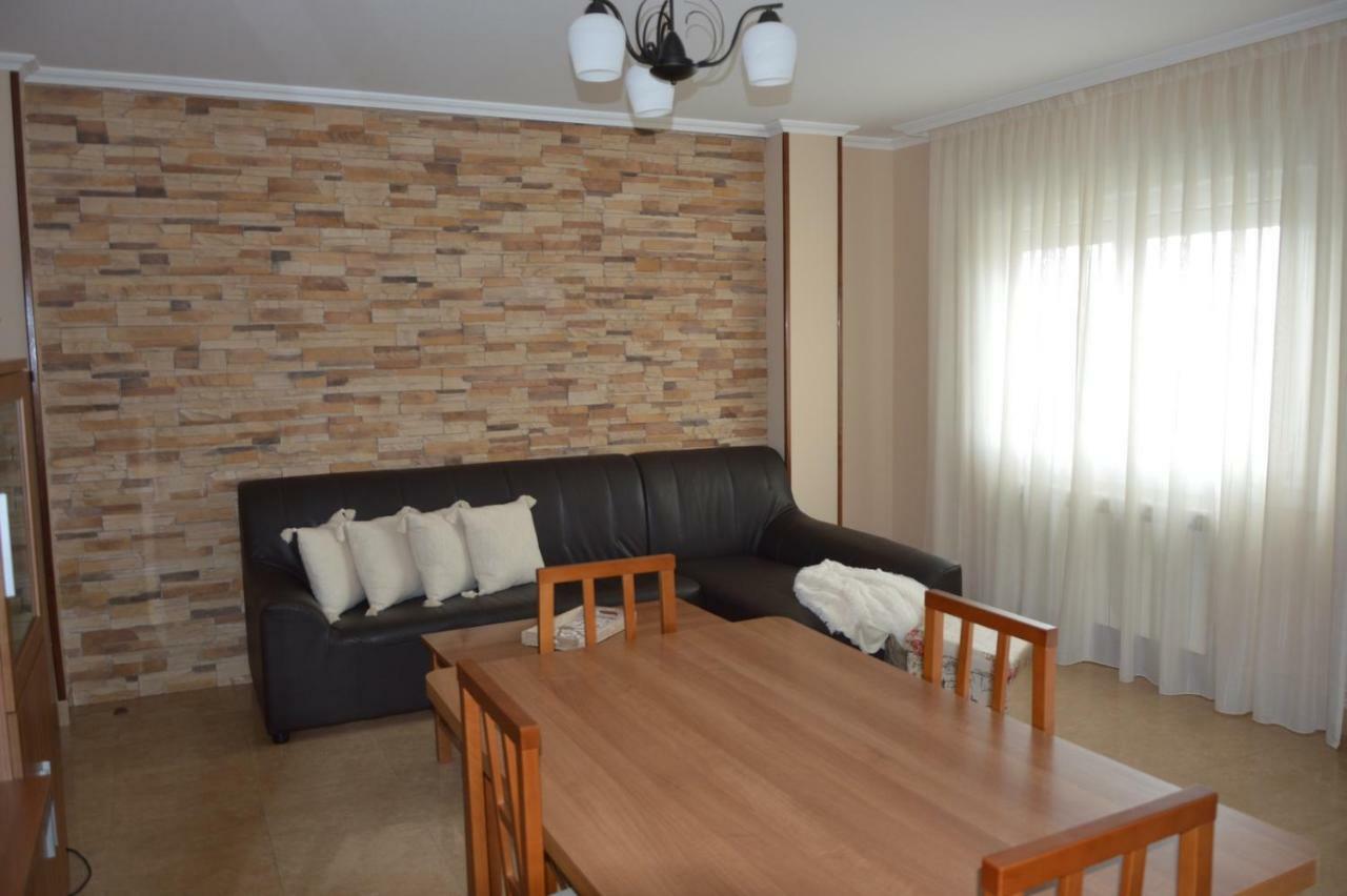 Piso Da Empegada Apartment Arzua Exterior photo